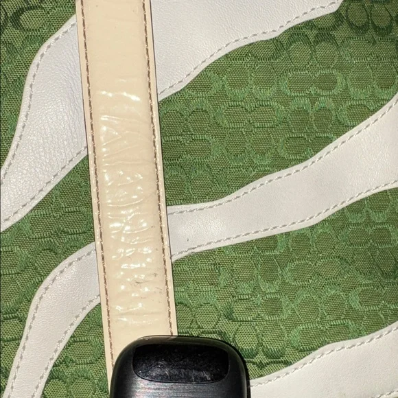 Coach Vintage Large Gallery Zebra Tote - Picture 6 of 13